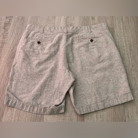 J. Crew 9’’ inseam linen blend shorts 38 - Picture 3 of 8